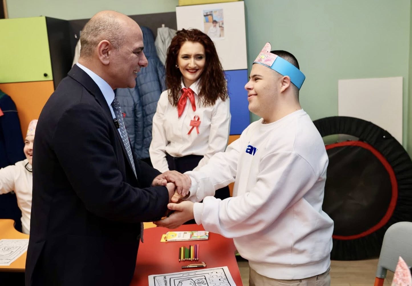 Ba�kan S���t�ten Hereke �zel E�itim Okuluna Anlaml� Ziyaret