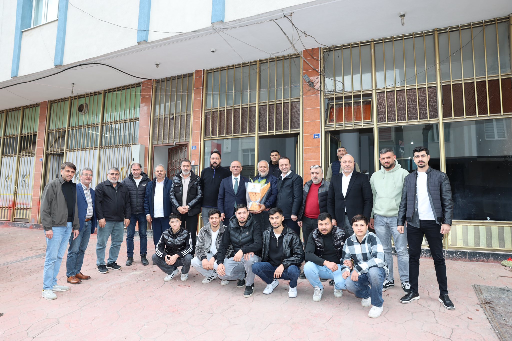 Ba�kan S���t, Romanlarla Bir Araya Geldi