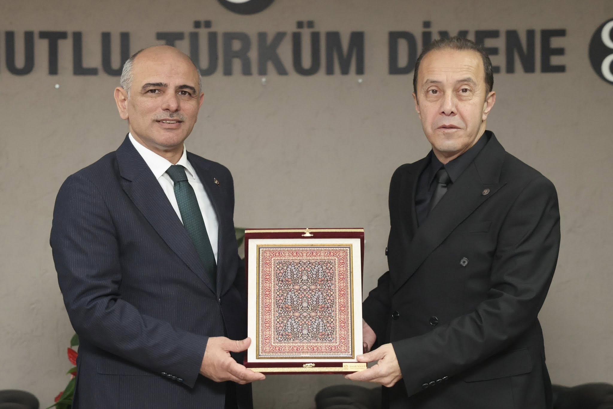 Ba�kan S���t�ten MHP �l Ba�kan� Ak�n�a Hay�rl� Olsun Ziyareti