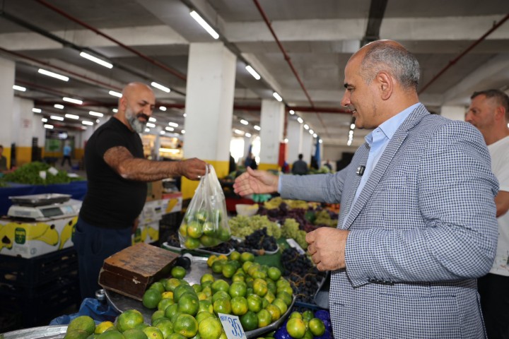 Bakan Stten Pazar Ziyareti