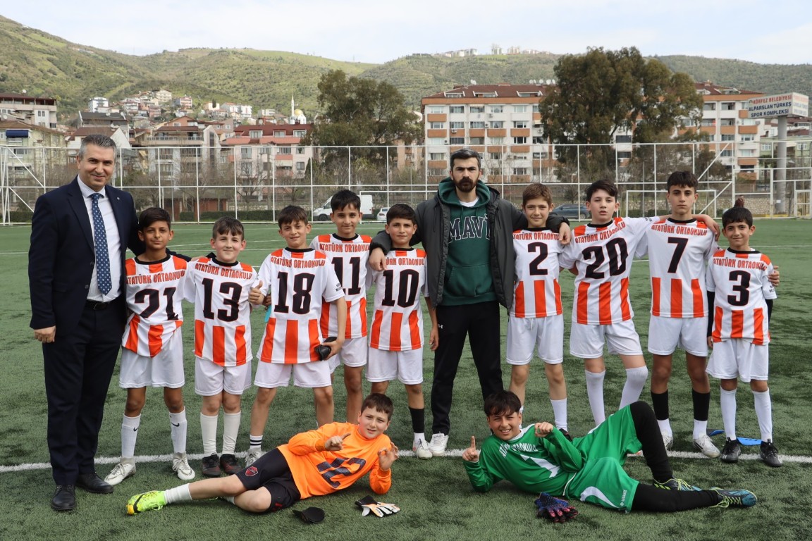 �ampiyon Atat�rk Ortaokulu Oldu