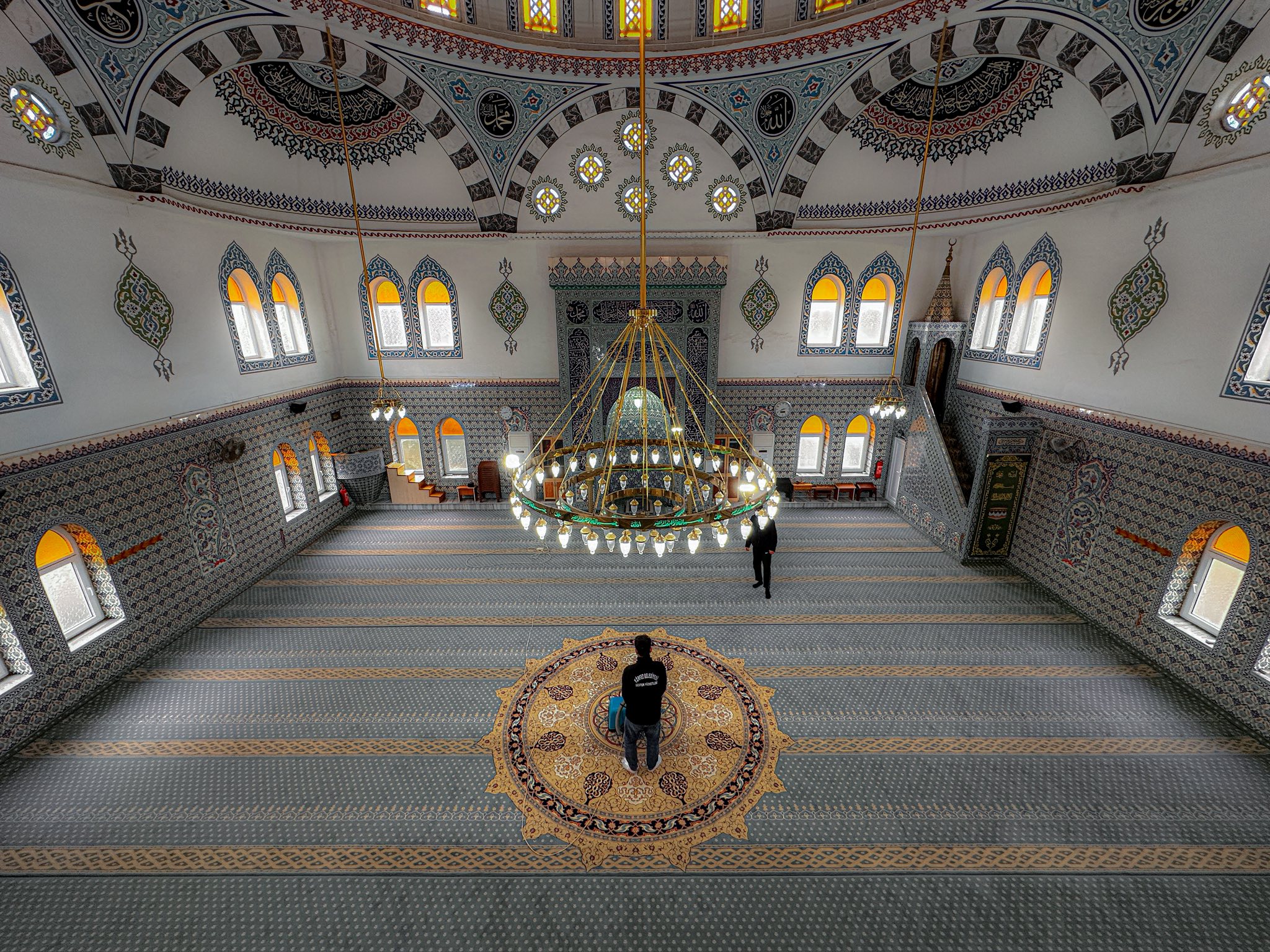 K�rfez�de Camiler Ramazan Ay�na Haz�rlan�yor