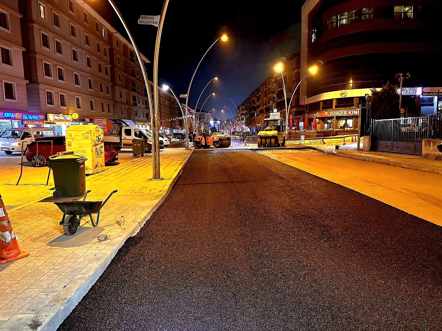 Krfezde Gece Asfalt Mesaisi