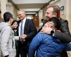 Ba�kan S���t, Haftaya ��rencilerle Ba�lad�