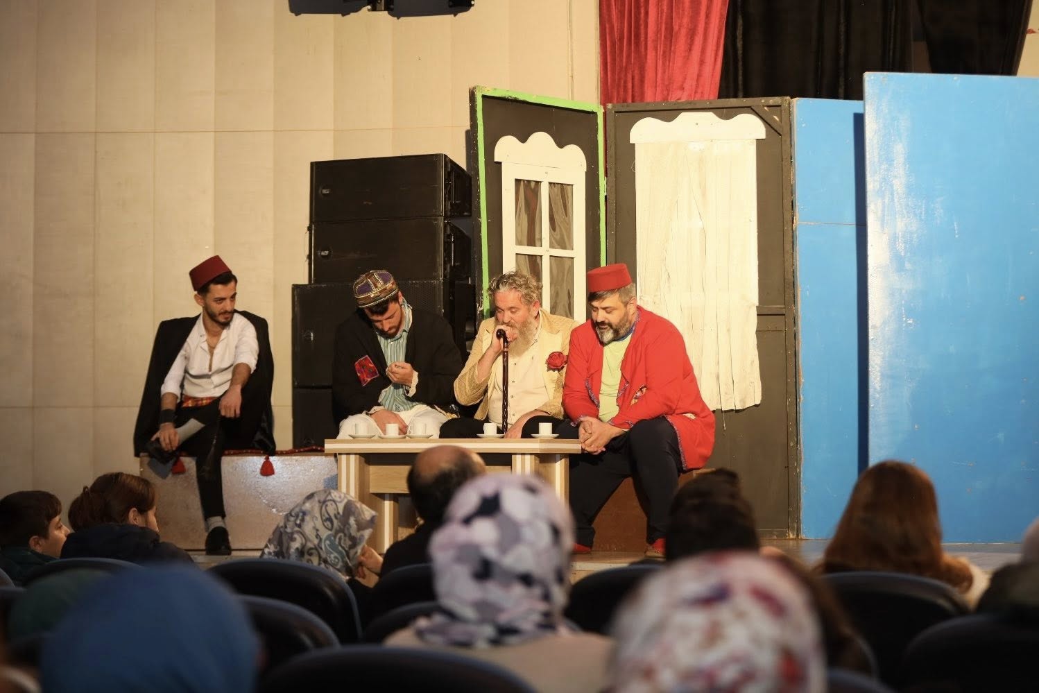 �Konakta Bir D���n� K�rfez�de Sahnelendi