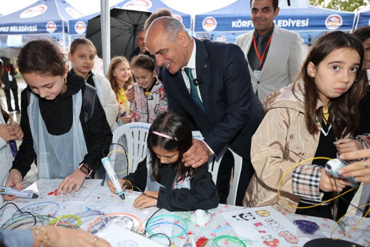 Bakan St, "Yarnn Bilim nsanlar Yetiiyor"