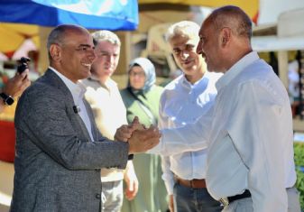 Bakan St nce Pazar Ardndan Esnaf Gezdi
