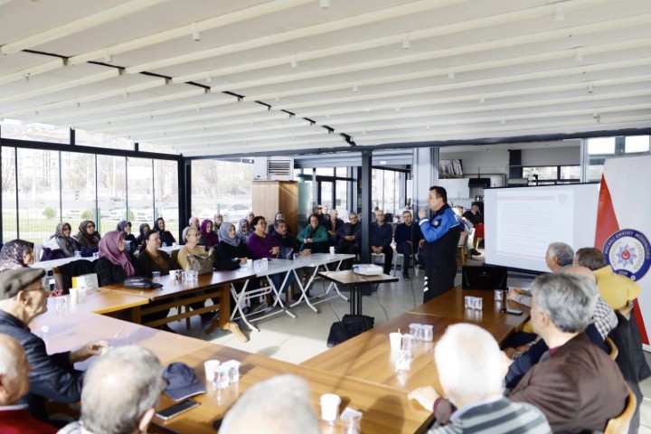 60+ Aktif Ya�lanma Kul�b��nde G�venlik Bilgilendirme Program� D�zenlendi