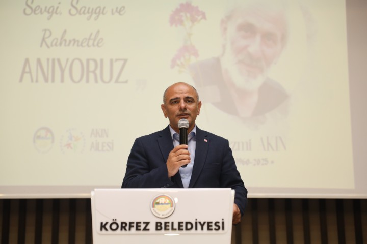 Nazmi Akn Ansna Duygusal Gece: Krfez, Deerli smini And
