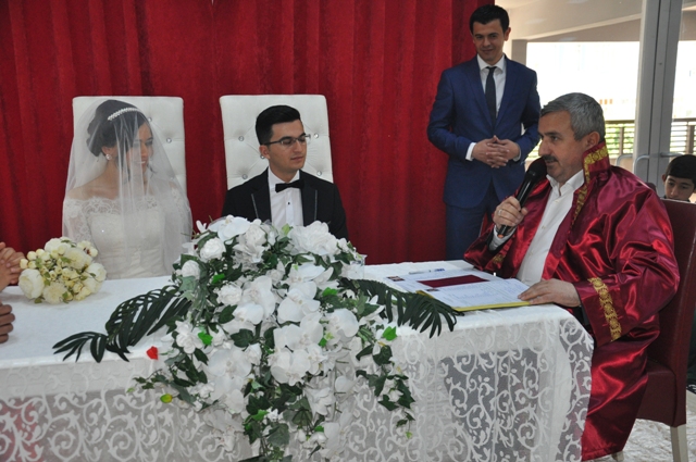Bakan Baran Cemiyetlere Katld