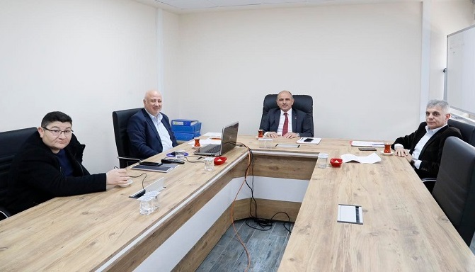 Bakan St, "Kalc Eserler in alyoruz"