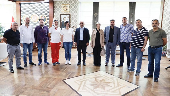 Bakan ener St, "Muhtarlarmzla Diyalog Halindeyiz"