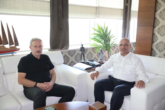Bakan St, "Krfez in Birlikte Gzel almalar Hayata Geiriyoruz"