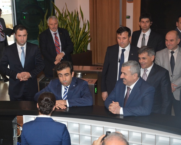 Kocaeli Valisi Gzelolu Bakan Baran Ziyaret Etti