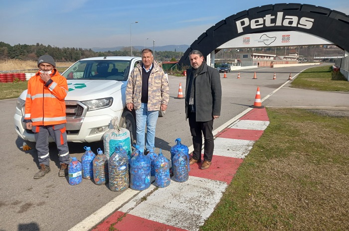 Toplad Kapak Ve Pilleri Ekiplere Teslim Etti