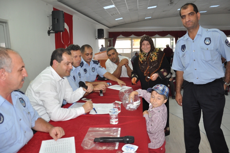 Krfezde Kurban Pazar Kuralar ekildi