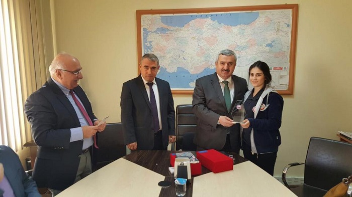 Krfezli rencilerin dlleri Bakan Barandan