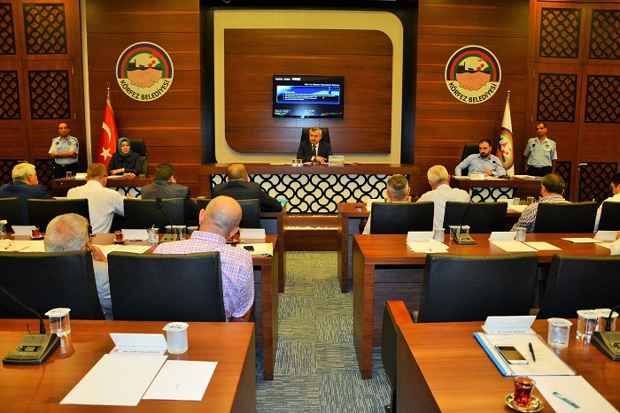 K�rfez Belediye Meclisi �ehitler ��in Ayakta