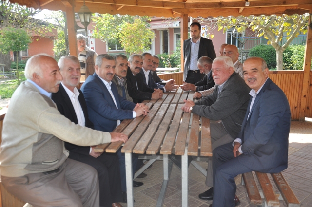 Bakan Baran Krfezin Kylerinde Halkla Kucaklat