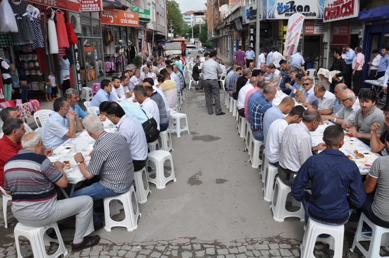 Bakan Baran Aadere Esnafyla Kahvaltda Bulutu