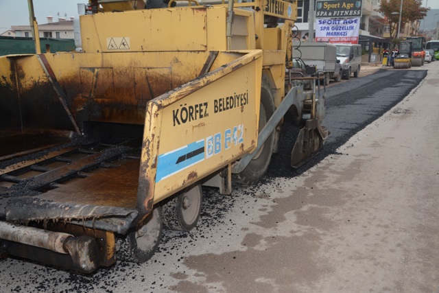 Krfez Belediyesi Tarihinin En Byk Asfalt almasn Yapyor