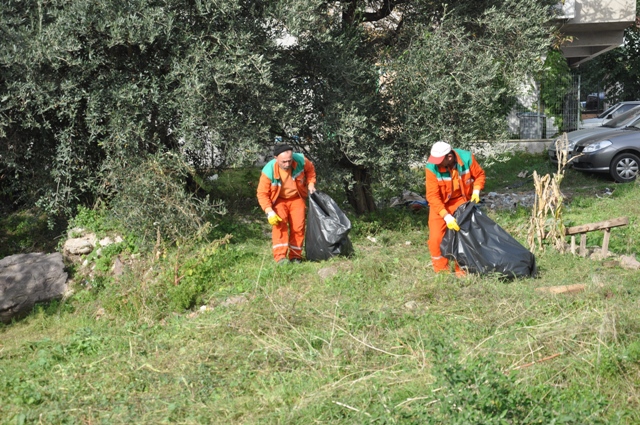 Krfez Belediyesinin Temizlik leri Ekipleri Gz Kamatryor