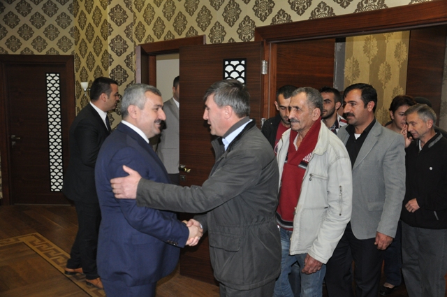 Bakan Baran Krfezlilerle Bulumaya Devam Ediyor