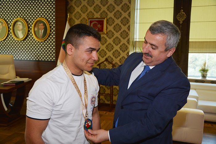 Wushu �ampiyonas�na K�rfez Belediyesi Damga Vurdu