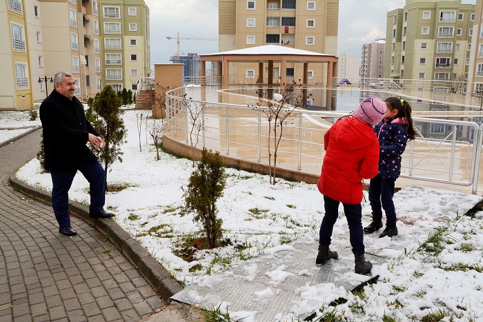 ocuklar, "Bakan Amcasyla" Kar Keyfi Yapt