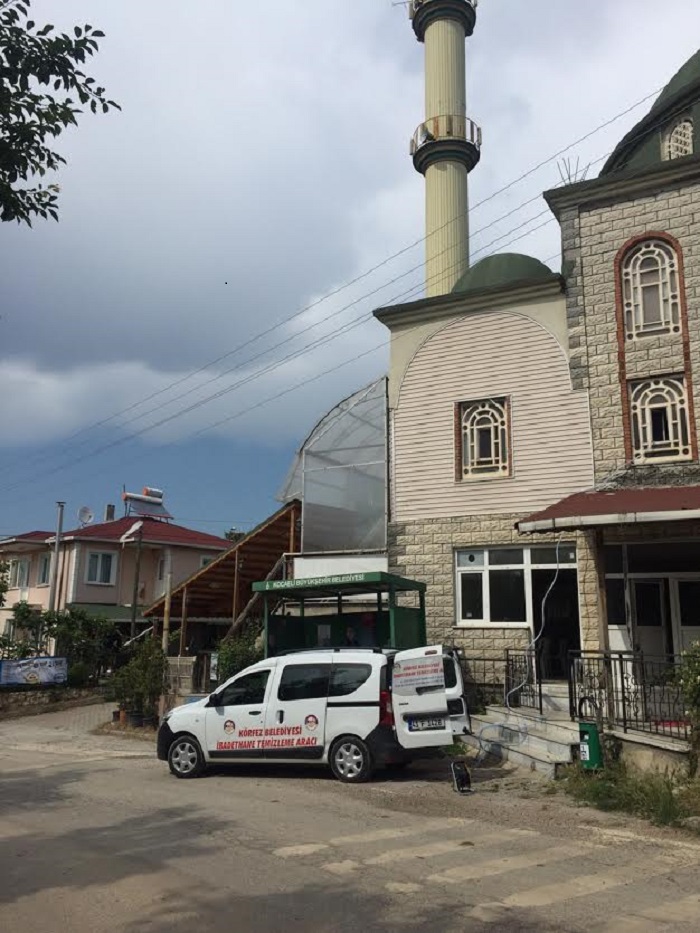 Krfez Belediyesi, badethaneleri Temizliyor