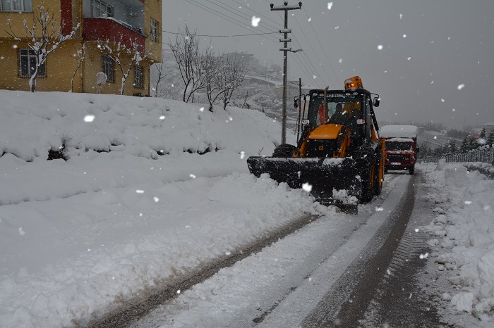 Krfezde Kar Temizleme almalar Aralksz Devam Ediyor