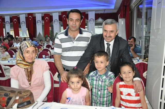 Belediye Personeli ftar Yemeinde Bulutu 