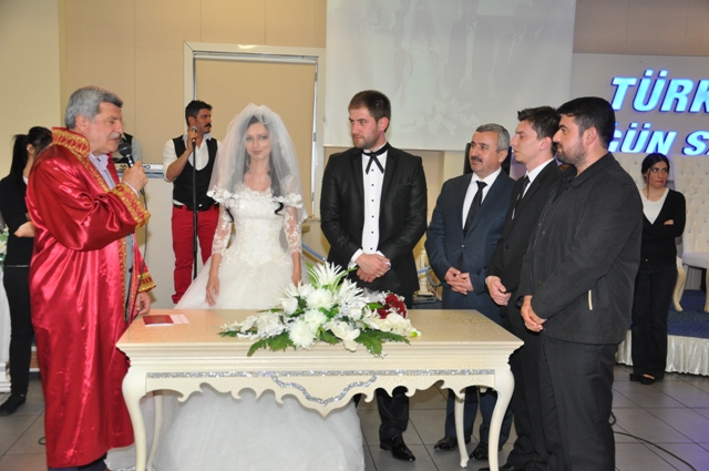 Baran iftleri Yalnz Brakmad