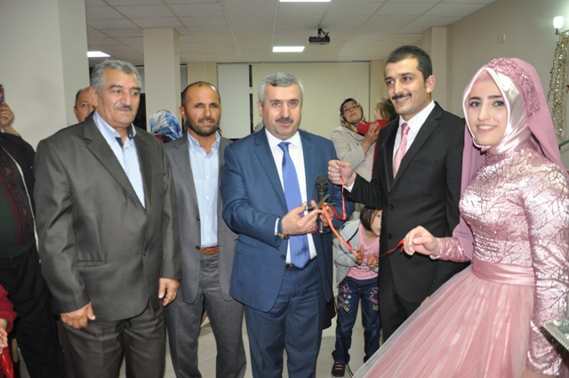 Bakan Baran Cemiyetlere de Yetiiyor