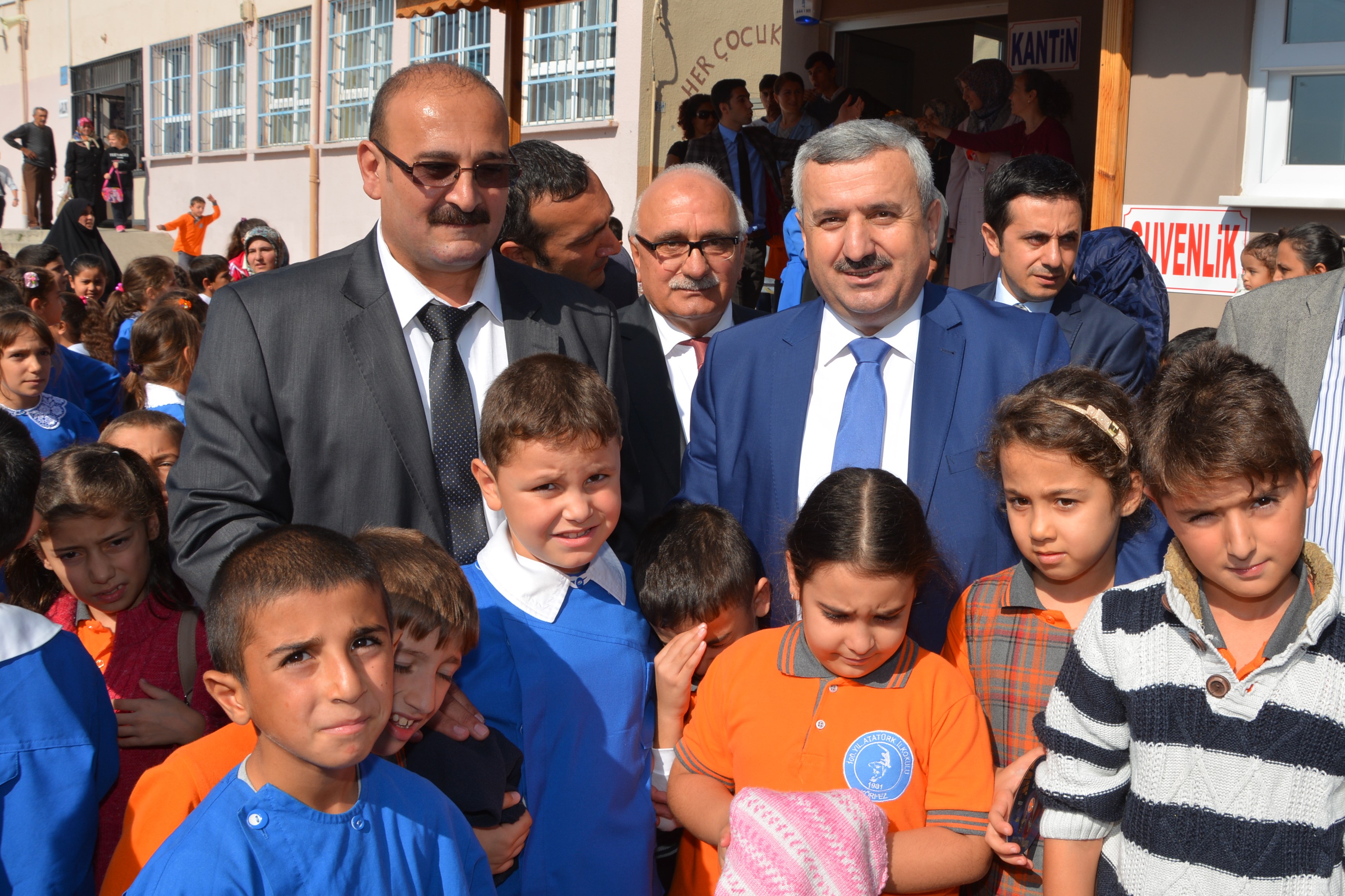 Krfezde Okullara Tam Destek