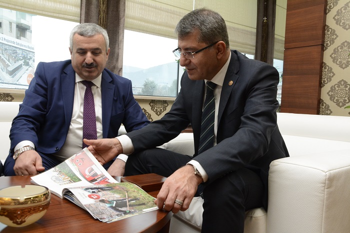 Krfez, Sosyal Belediyecilik Anlayyla Takdir Topluyor