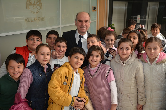 renciler Krfez Belediyesini Ziyaret Etti