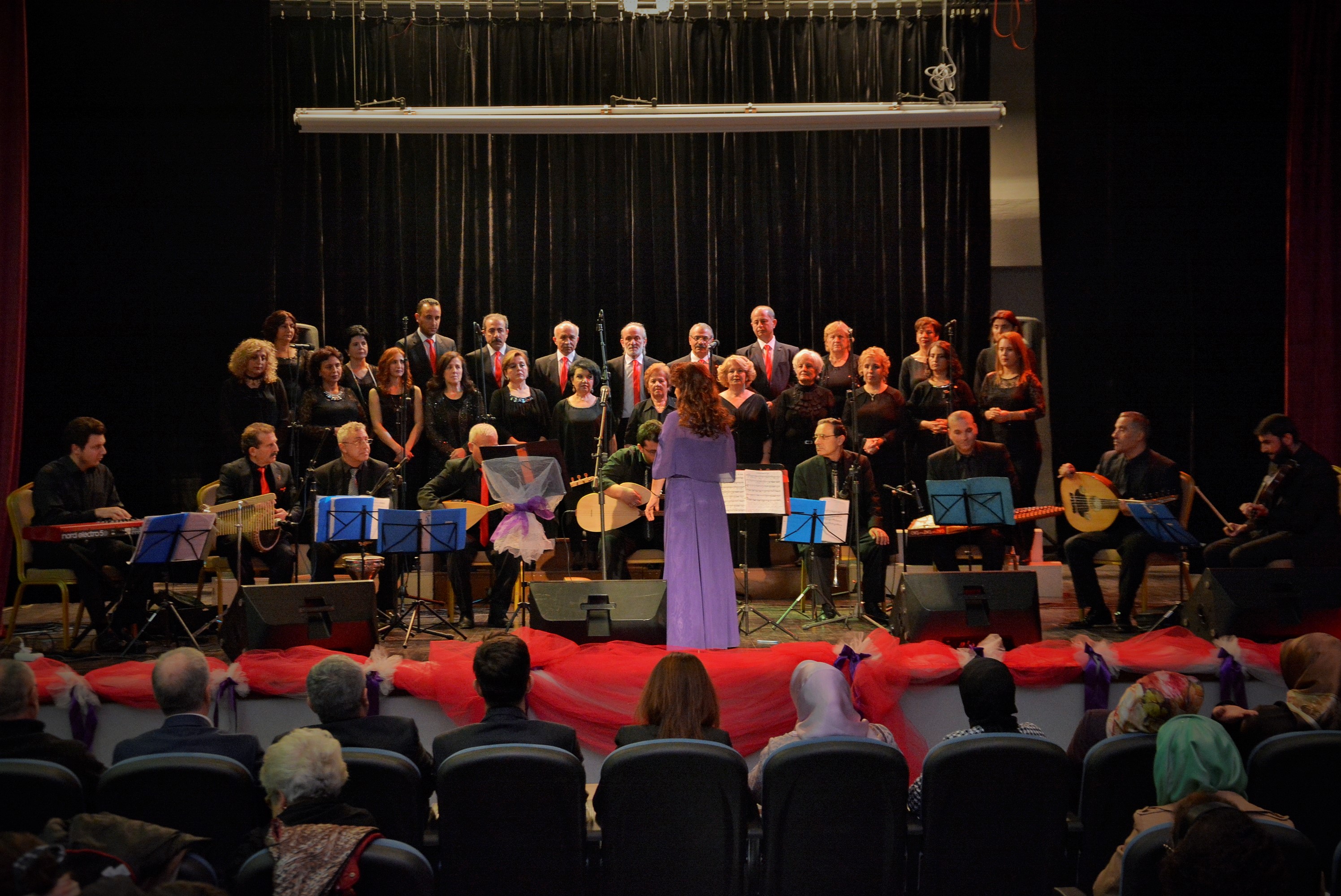 KRFEZ BELEDYES RETMENLERE ZEL KONSER VERD