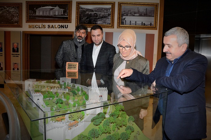 Krfez iin gurur verici projeler