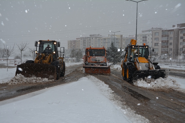 Krfez Belediyesinde Kar Mesaisi Balad