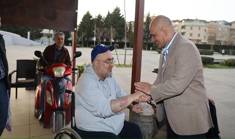 Bakan St, Engelliler Meclisi ile bir araya geldi