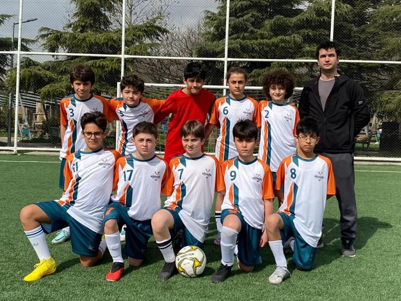 Krfezde okullar aras futbol turnuvas balad