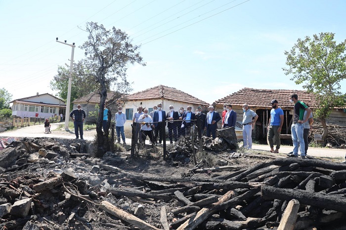 Bakan St, "Gereken Destei Vereceiz"