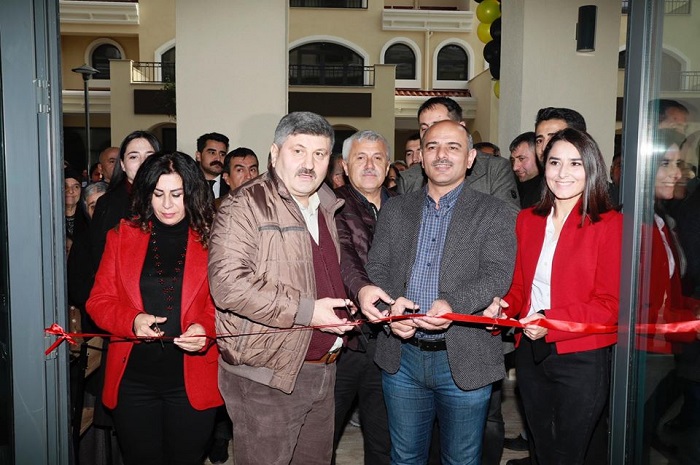 Bakan Stten Al Mesaisi