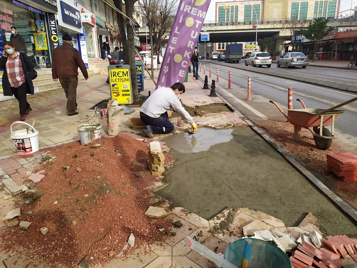 Krfezde Bozulan Parke Talar Yenileniyor