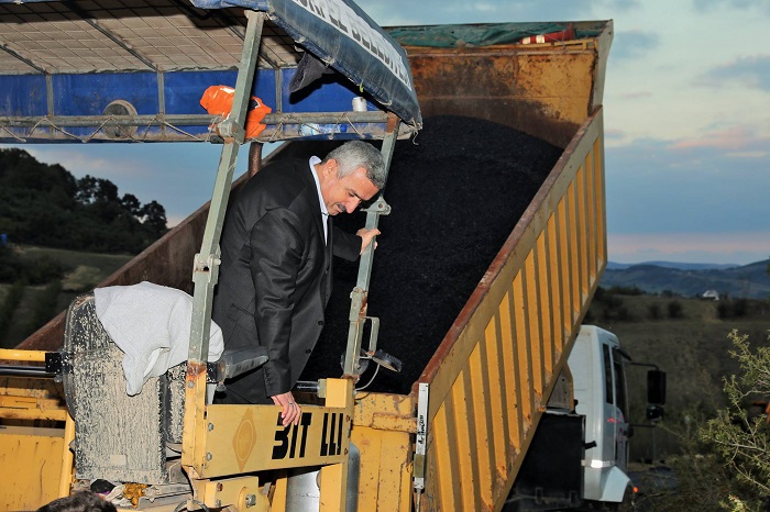 Krfezde Kyler Asfaltla Buluuyor