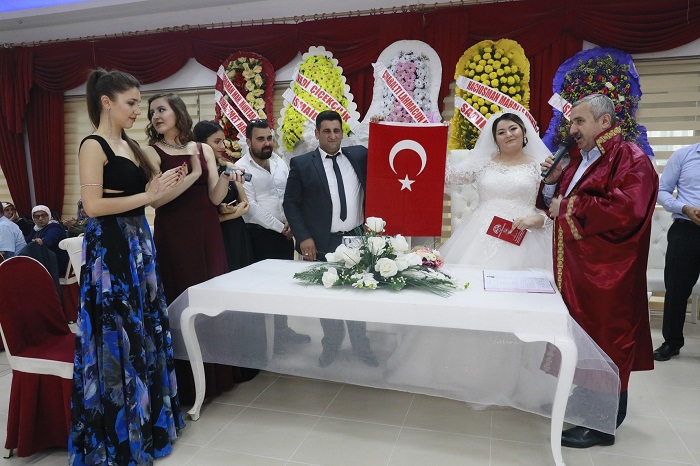 Bakan Barandan Nikah Mesaisi