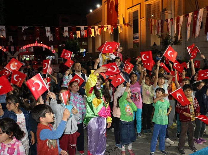 Ramazanda ocuklar elenirken reniyor