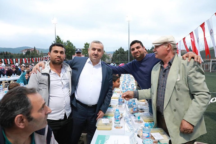  bin kii ayn sofrada bulutu