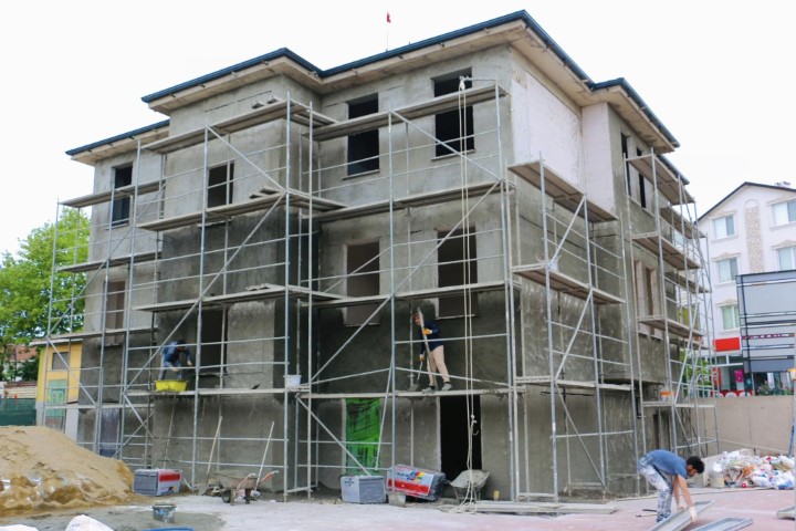 Takpr Kltr Evinde almalar Sryor